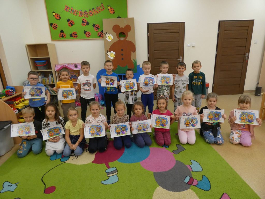 DZIEŃ PLUSZOWEGO MISIA Z BIBLIOTEKĄ